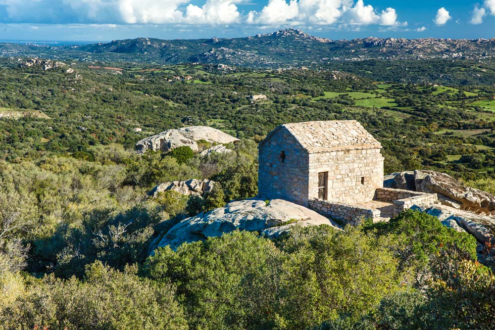 Luogosanto: un itinerario religioso nel cuore della Gallura